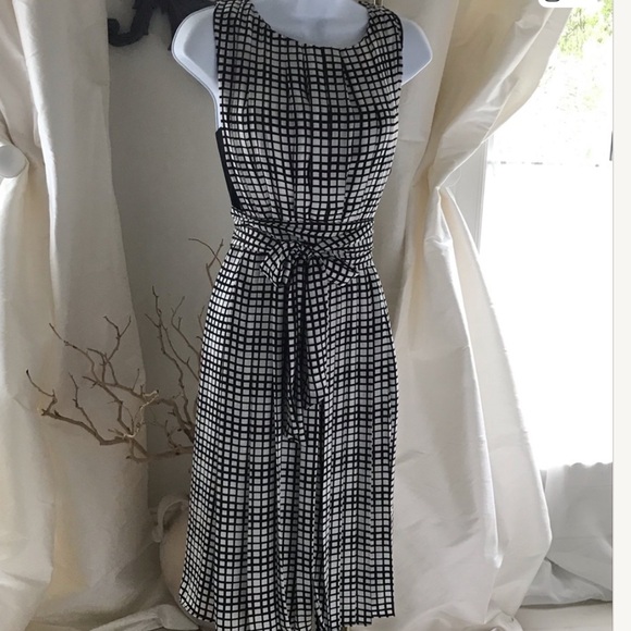 NWT$550 L’Agence 6 Silk - Picture 6 of 12